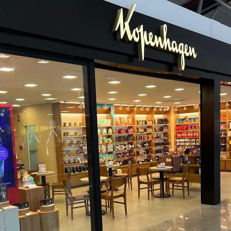 Fachada da loja Kopenhagen, obra da Simo Engenharia