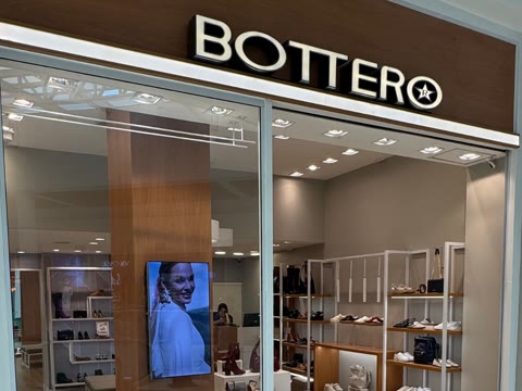 Fachada da loja Bottero, obra da Simo Engenharia