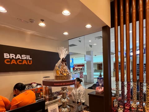 Fachada da loja Brasil Cacau, obra da Simo Engenharia