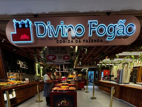 Fachada da loja Divino Fogão, obra da Simo Engenharia