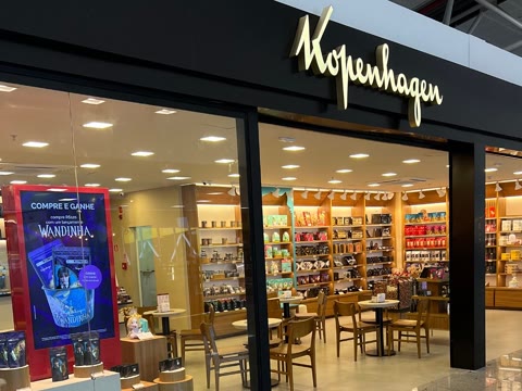 Fachada da loja Kopenhagen, obra da Simo Engenharia
