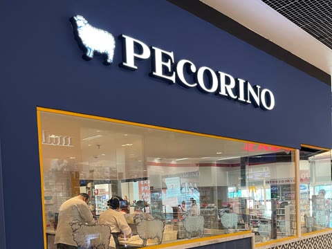 Fachada da loja Pecorino, obra da Simo Engenharia