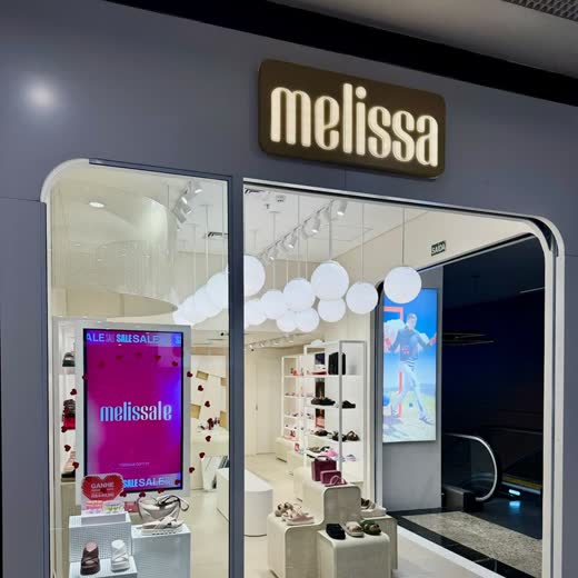 Loja Melissa no Shopping Praia da Costa, obra da Simo Engenharia