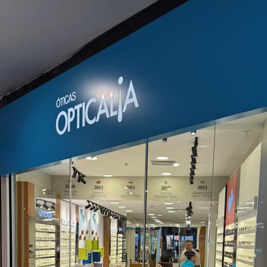 Loja Óticas Opticalia no Shopping Praia da Costa, obra da Simo Engenharia
