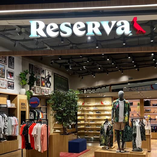 Loja Reserva no Shopping Praia da Costa, obra da Simo Engenharia